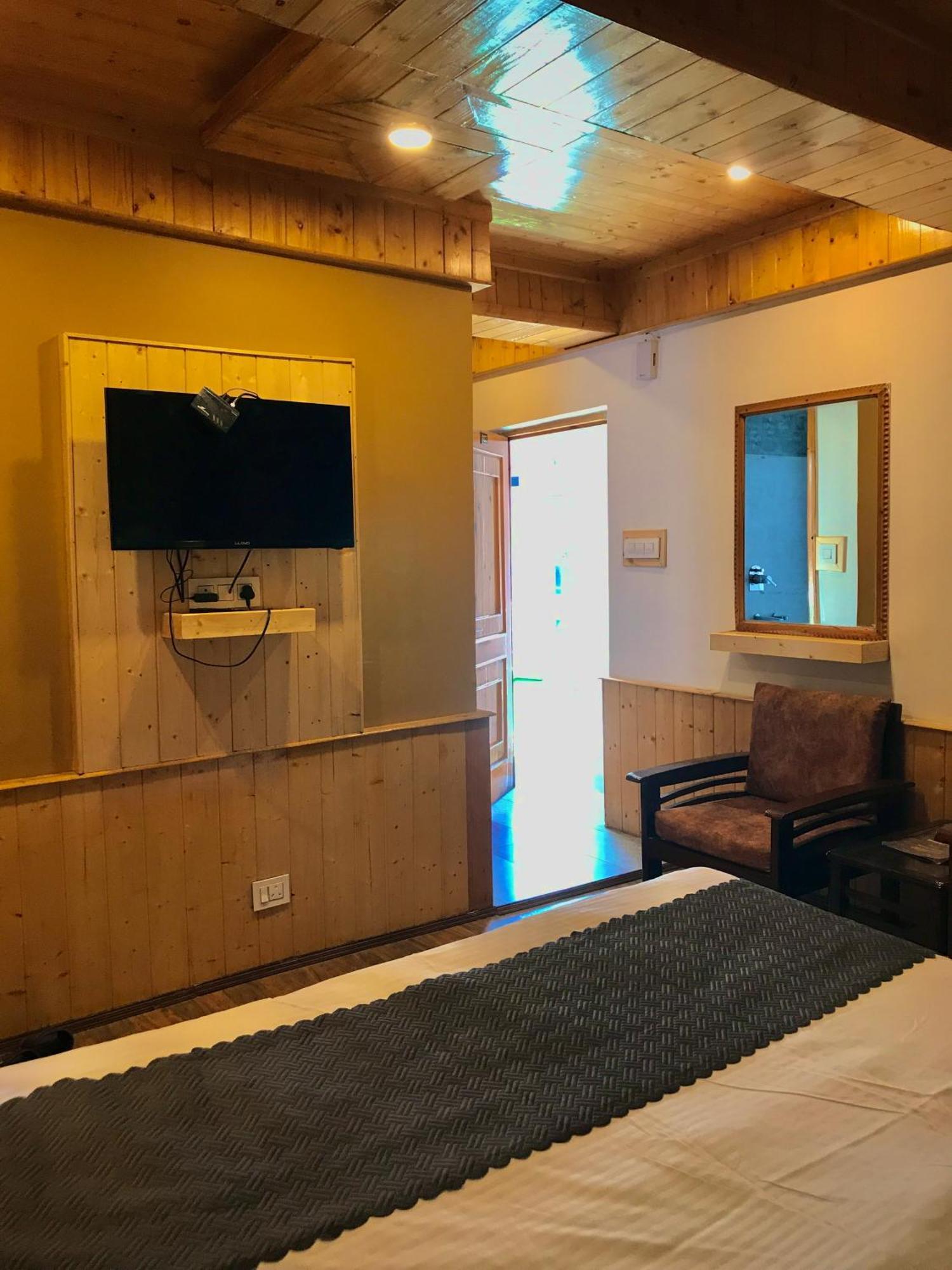 The Avenue Hotel , Manali A River Side Hotel Εξωτερικό φωτογραφία