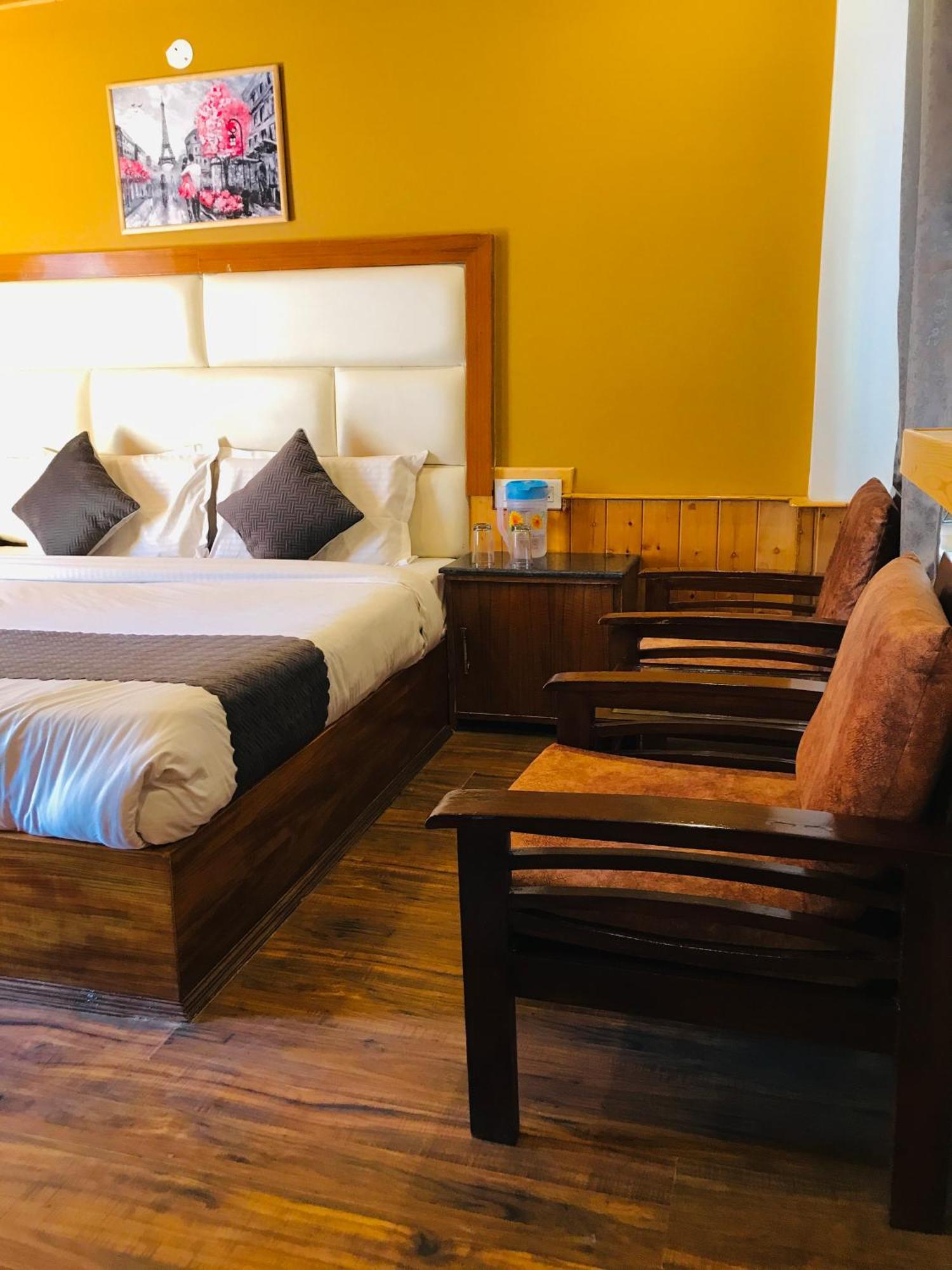 The Avenue Hotel , Manali A River Side Hotel Εξωτερικό φωτογραφία