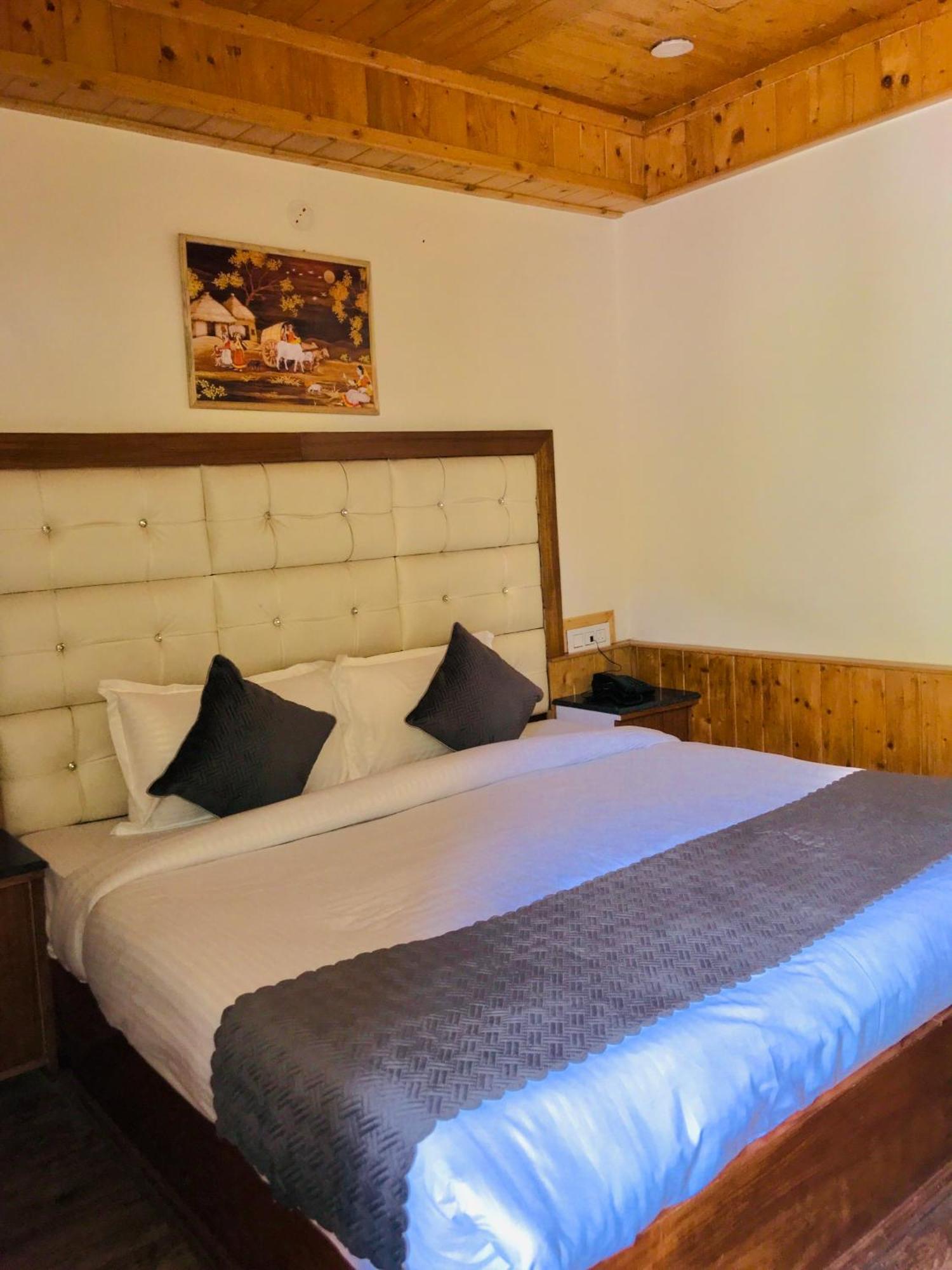 The Avenue Hotel , Manali A River Side Hotel Εξωτερικό φωτογραφία