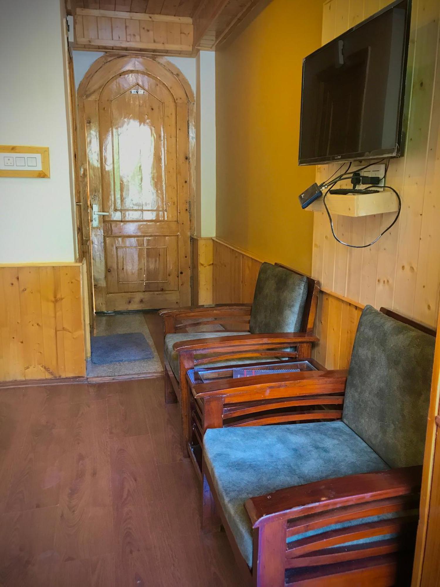 The Avenue Hotel , Manali A River Side Hotel Εξωτερικό φωτογραφία