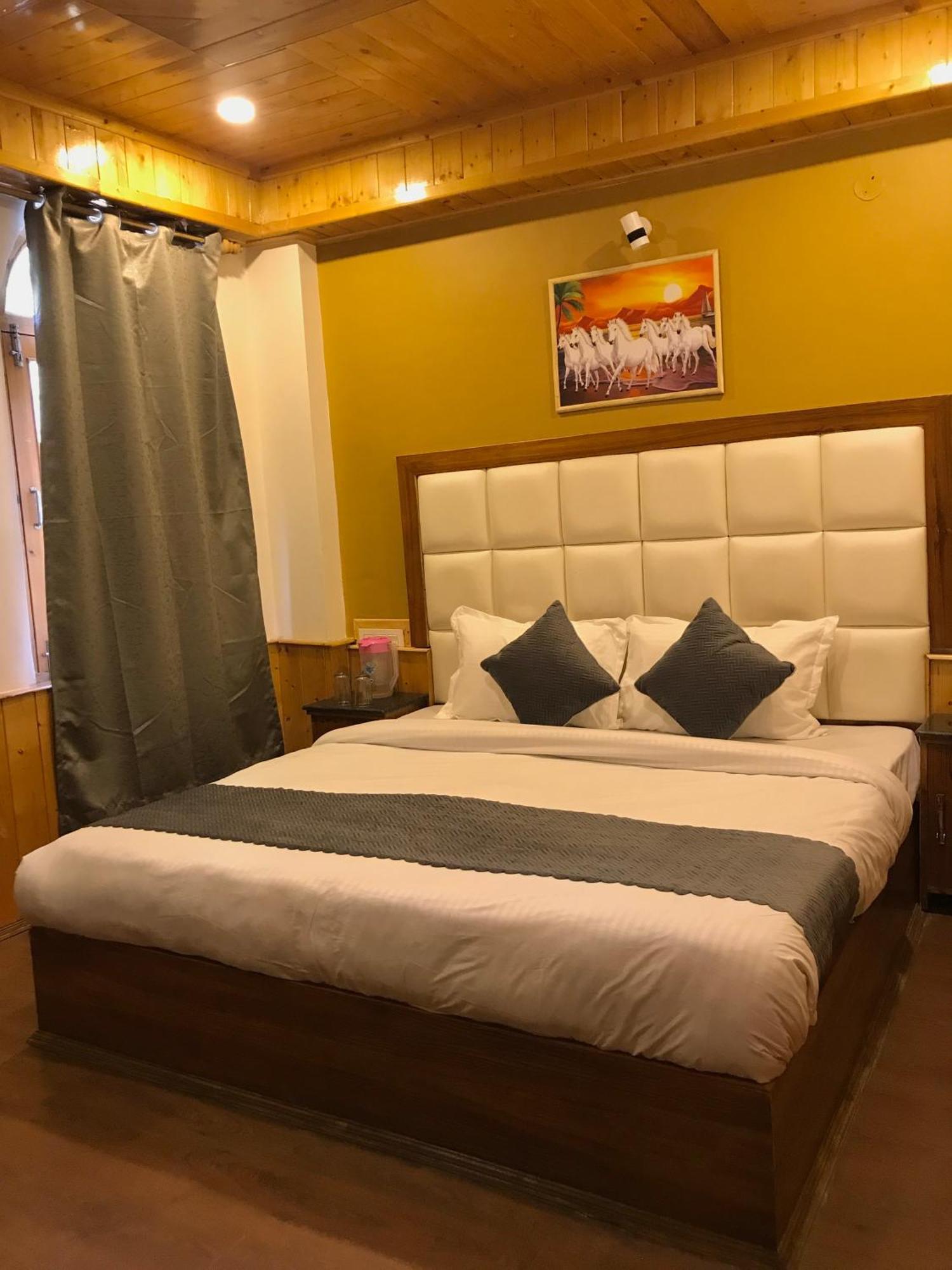 The Avenue Hotel , Manali A River Side Hotel Εξωτερικό φωτογραφία