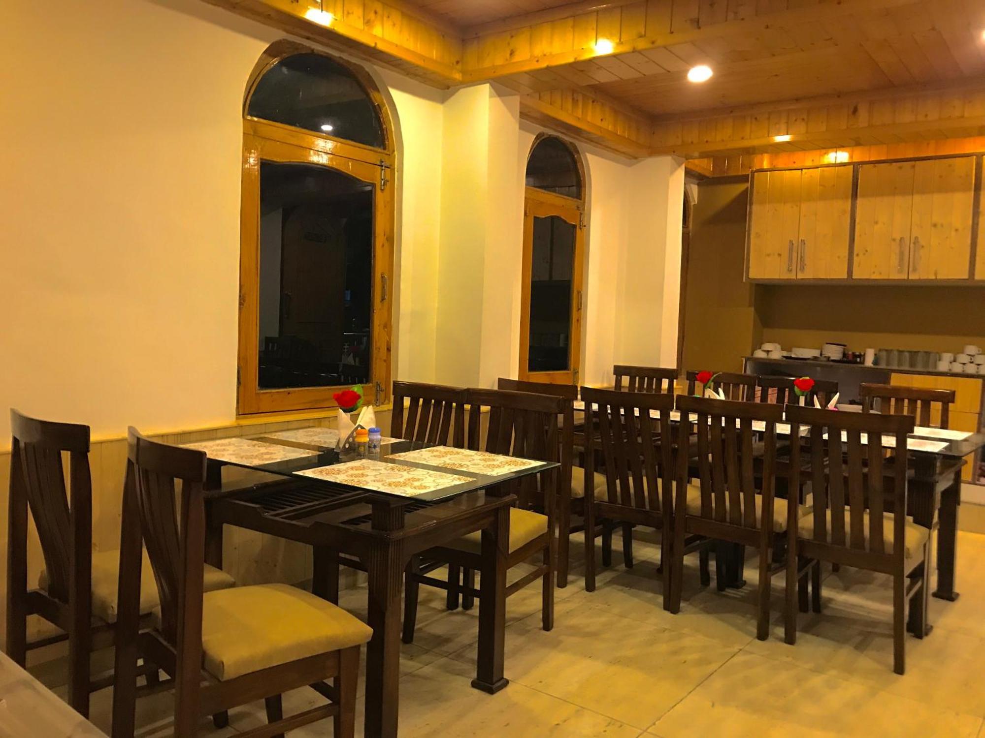 The Avenue Hotel , Manali A River Side Hotel Εξωτερικό φωτογραφία