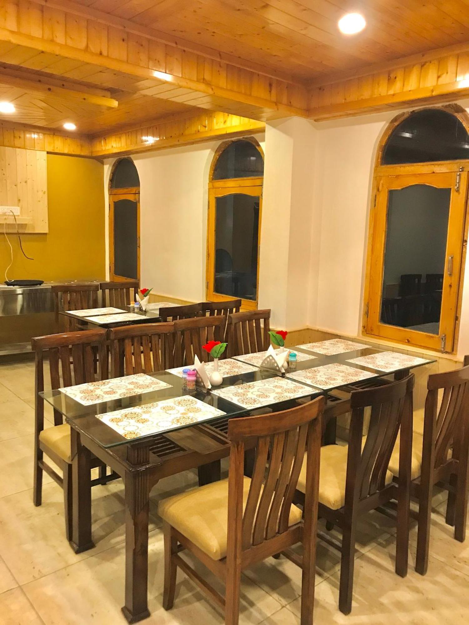 The Avenue Hotel , Manali A River Side Hotel Εξωτερικό φωτογραφία