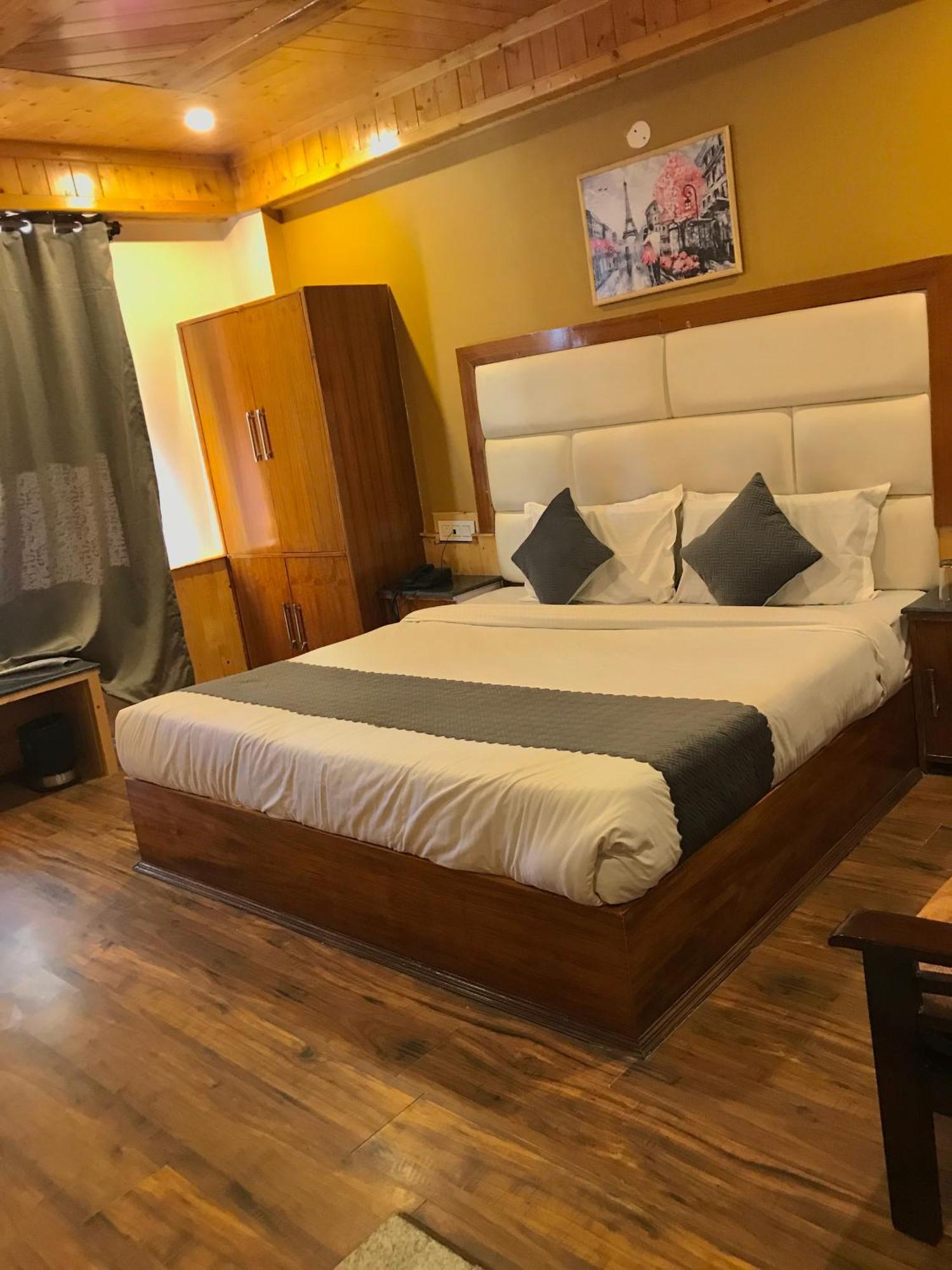 The Avenue Hotel , Manali A River Side Hotel Εξωτερικό φωτογραφία