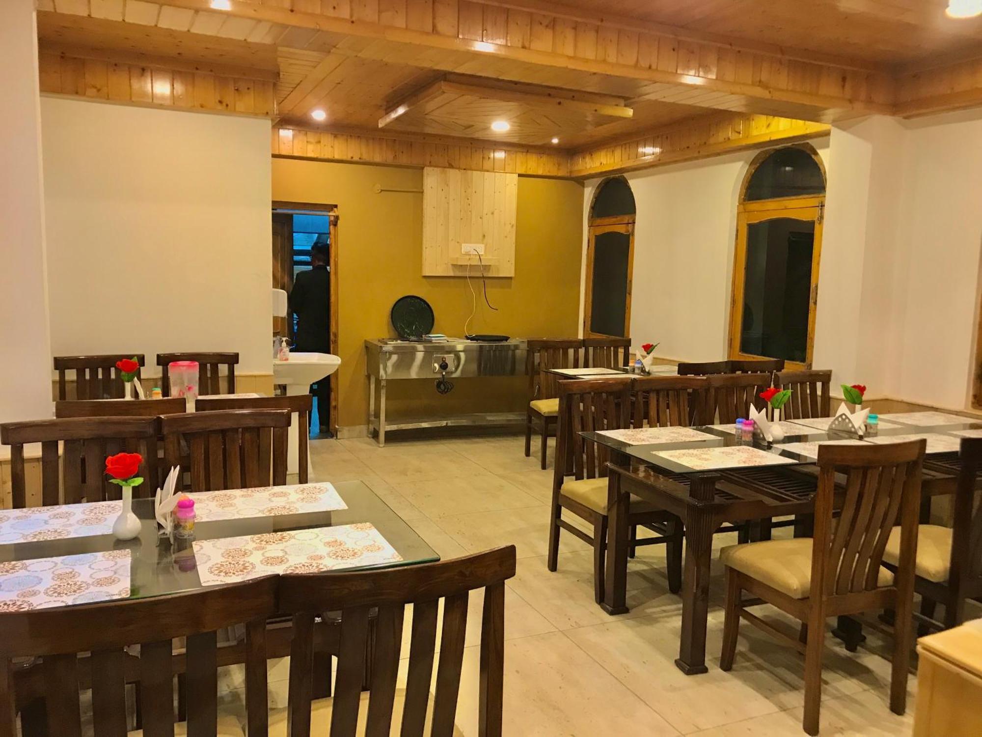 The Avenue Hotel , Manali A River Side Hotel Εξωτερικό φωτογραφία